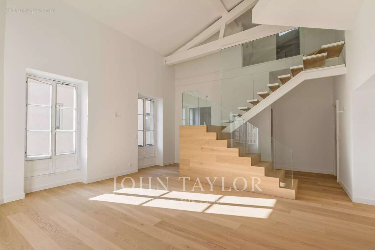 Appartement renove - trois pieces - triangle d'or - photo 7