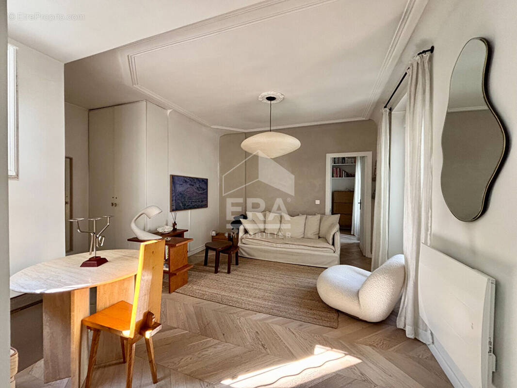 Appartement à LEVALLOIS-PERRET