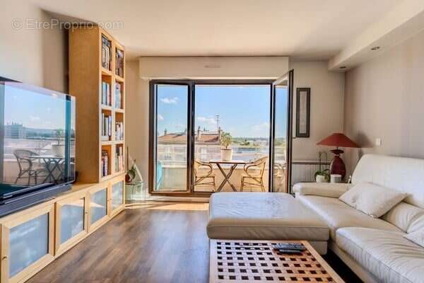 Appartement à SURESNES