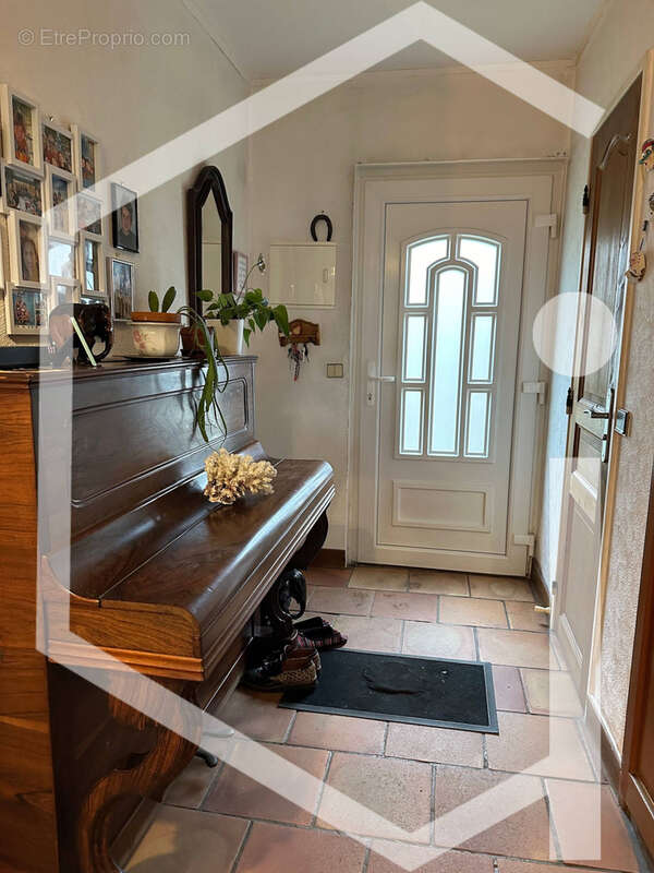 Maison à MAGNY-LES-HAMEAUX