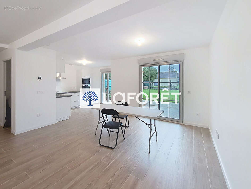 Maison à JOUY-LE-CHATEL