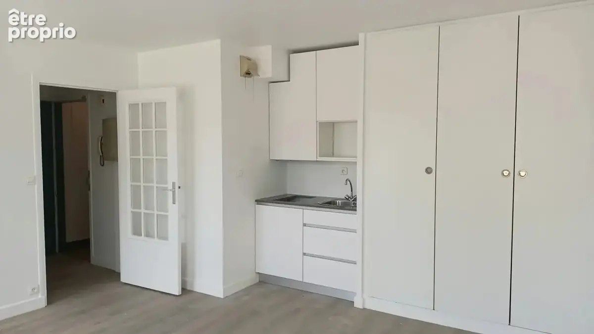 Appartement à CHARENTON-LE-PONT