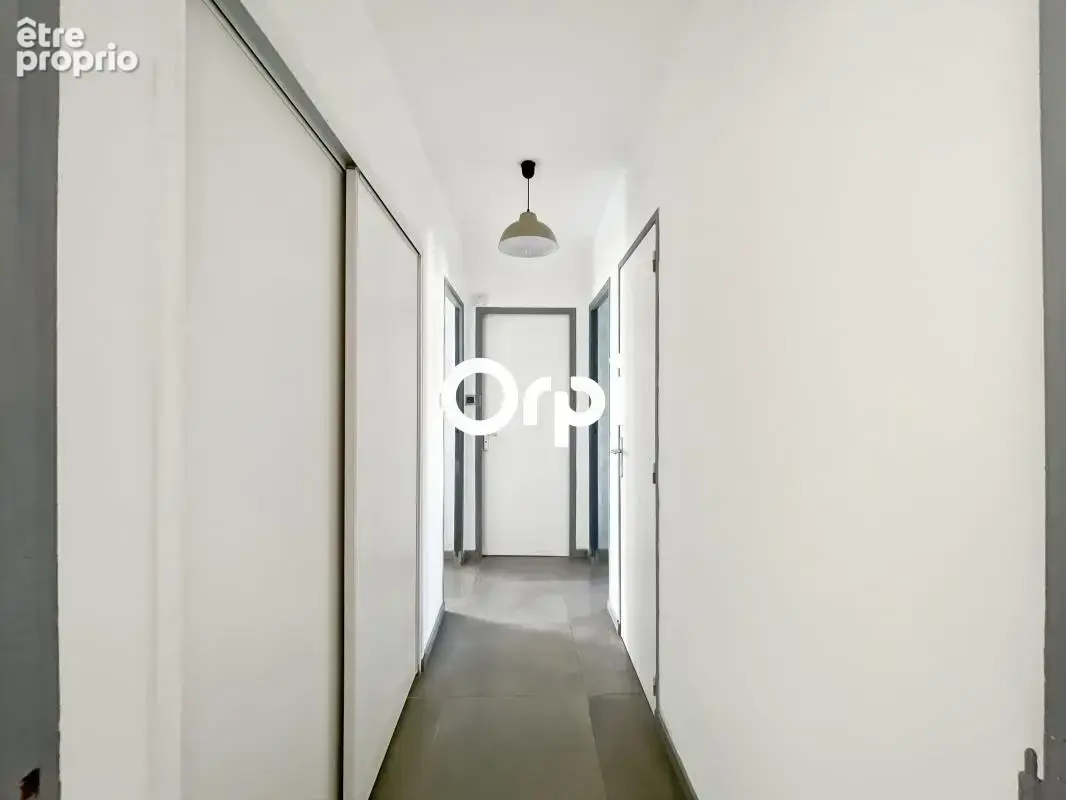 ** T3 - Vue mer - La Ciotat - vente en viager ** - photo 13