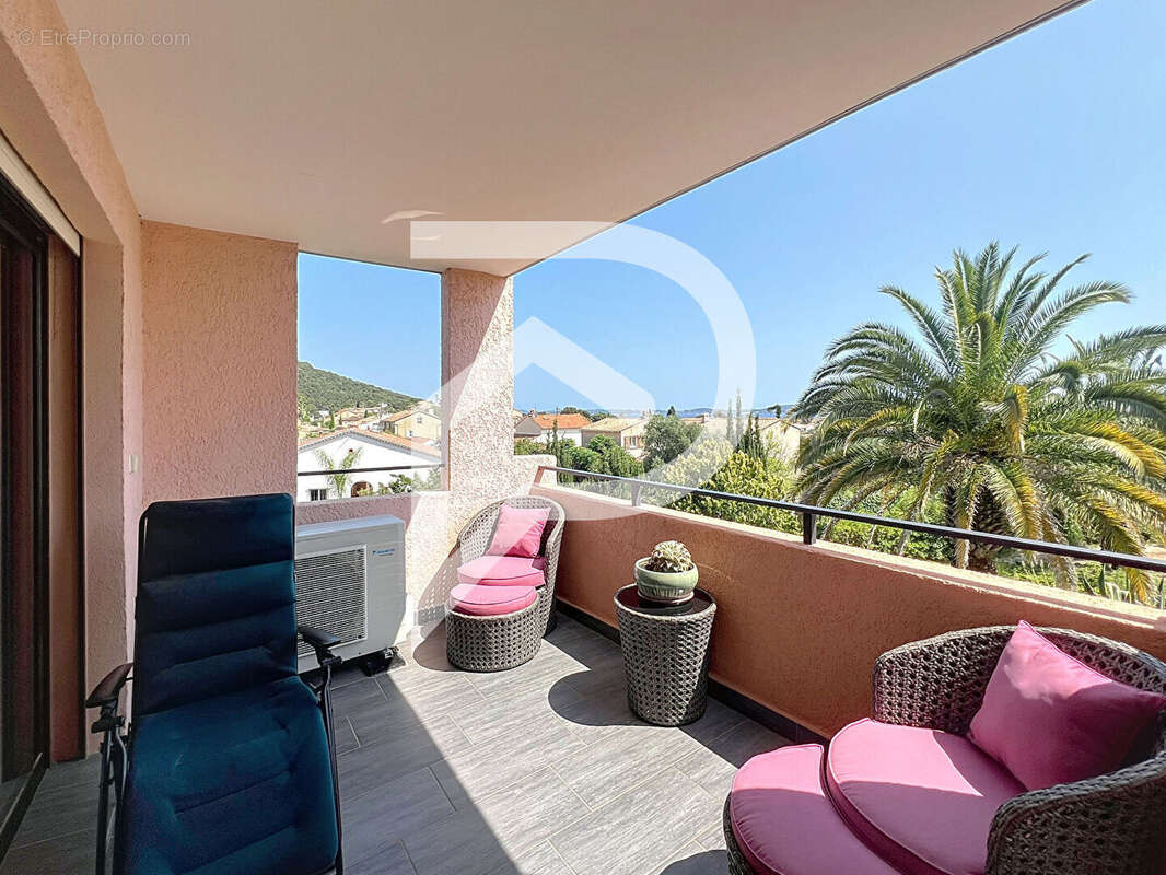 Appartement à CARQUEIRANNE