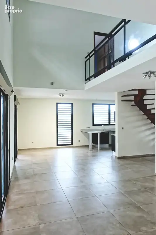 Photo 1 - Maison à REMIRE-MONTJOLY