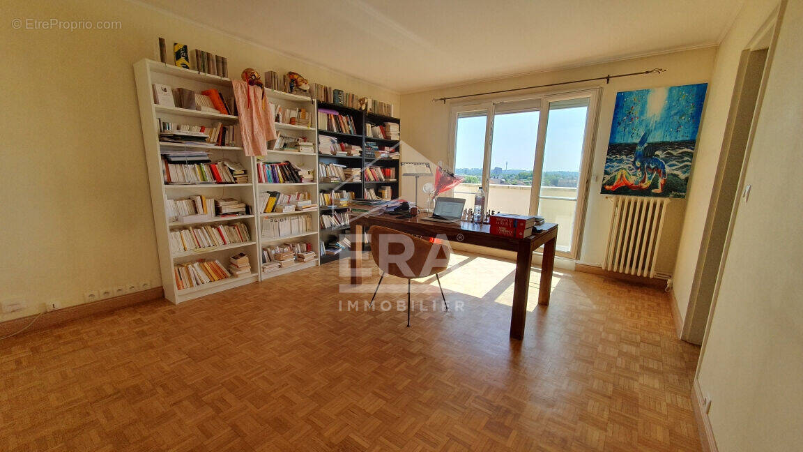 Appartement à SAINT-MAUR-DES-FOSSES