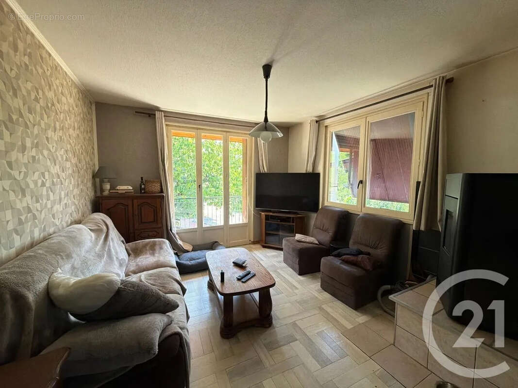 Maison à SATILLIEU