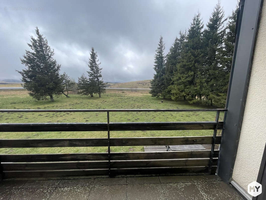 Appartement à COMPAINS