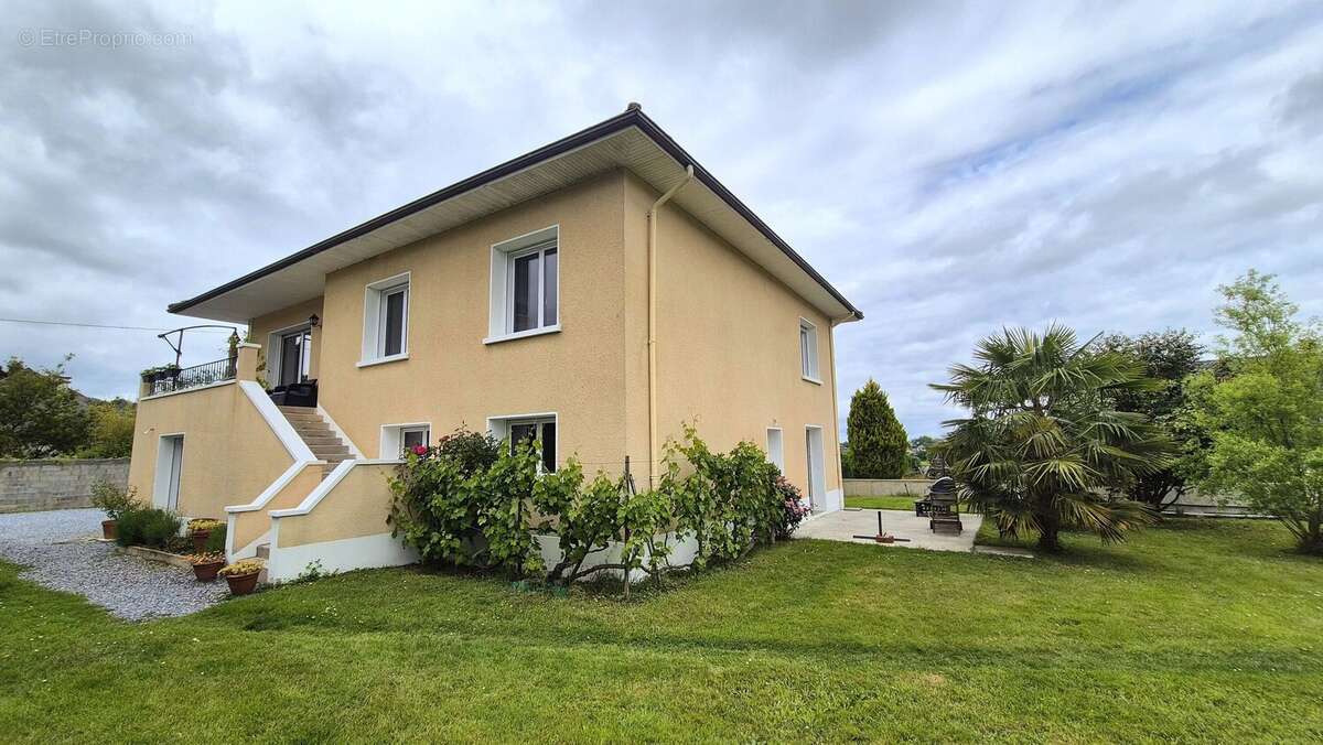 Maison à MONTAUT