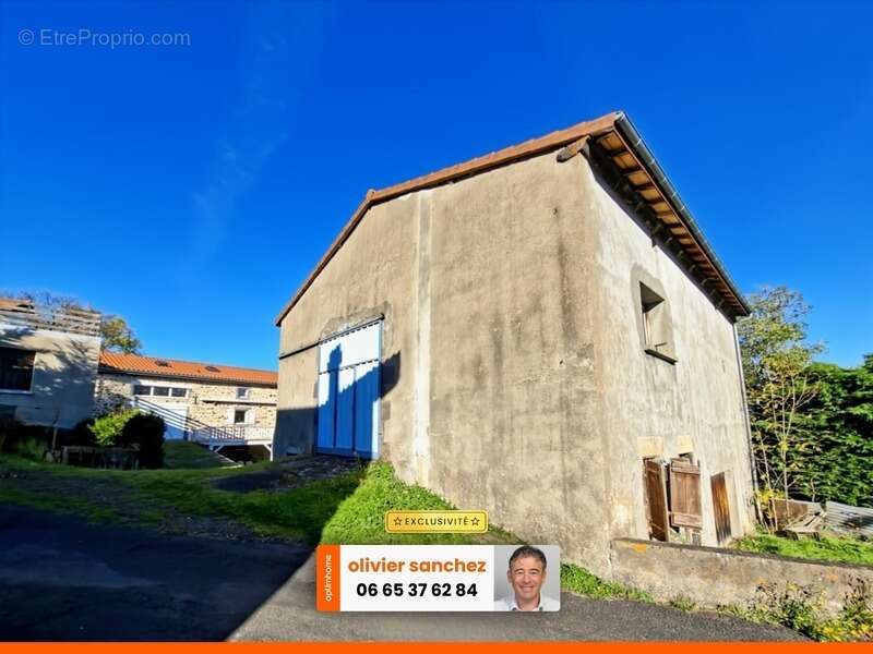 Maison à SAINT-GENES-CHAMPANELLE