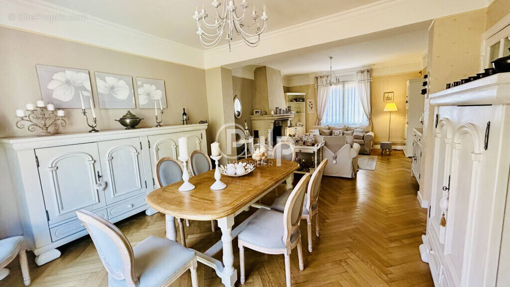 Maison à OSTRICOURT