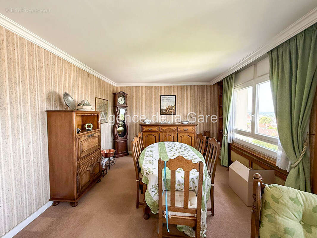 Appartement à SARTROUVILLE