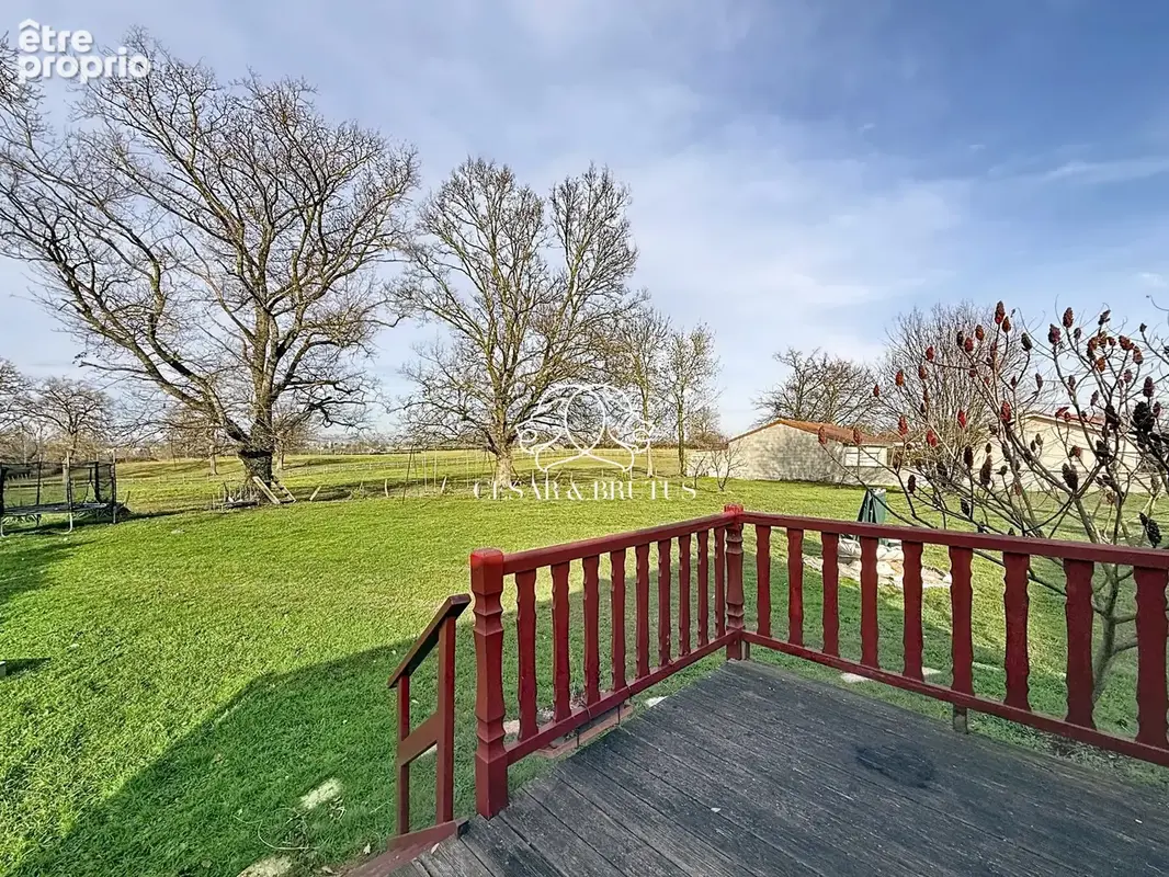 Maison 400 m² à Pouilly-Sous-Charlieu  - photo 3