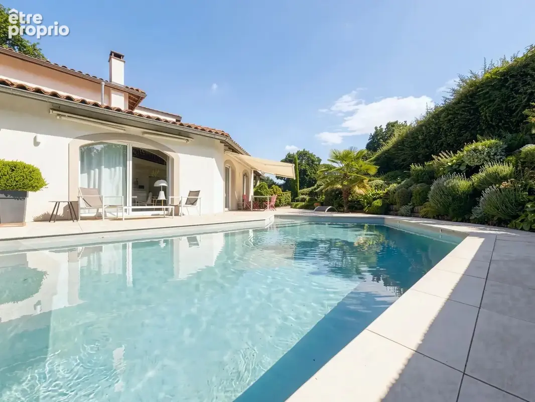 Maison à CHARBONNIERES-LES-BAINS
