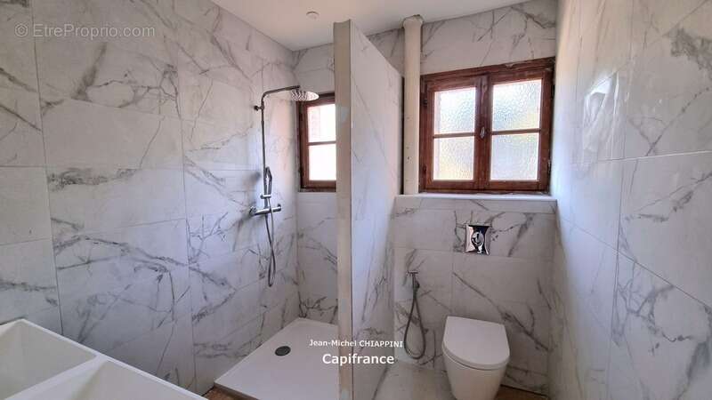 Appartement à MARSEILLE-11E