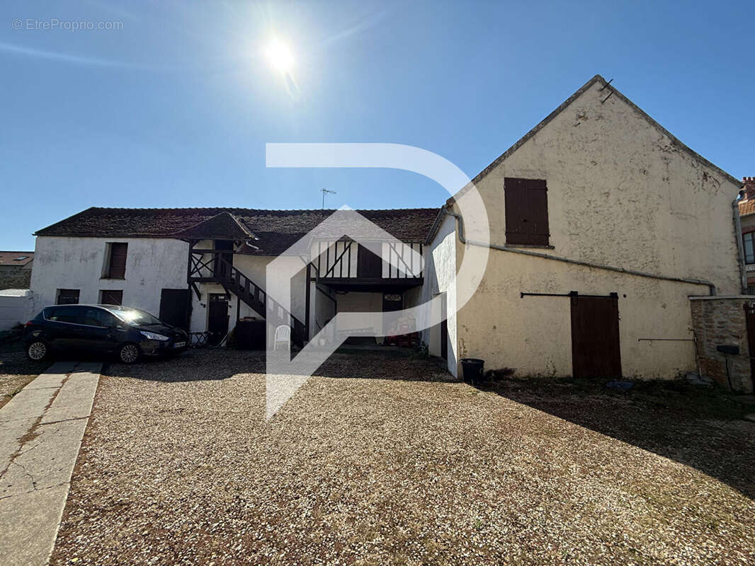 Maison à LIVERDY-EN-BRIE