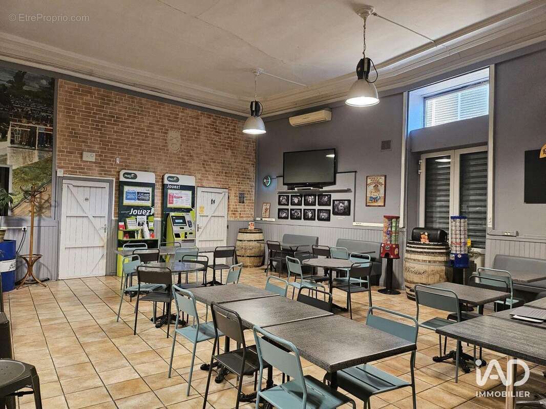 Photo 3 - Commerce à POUSSAN