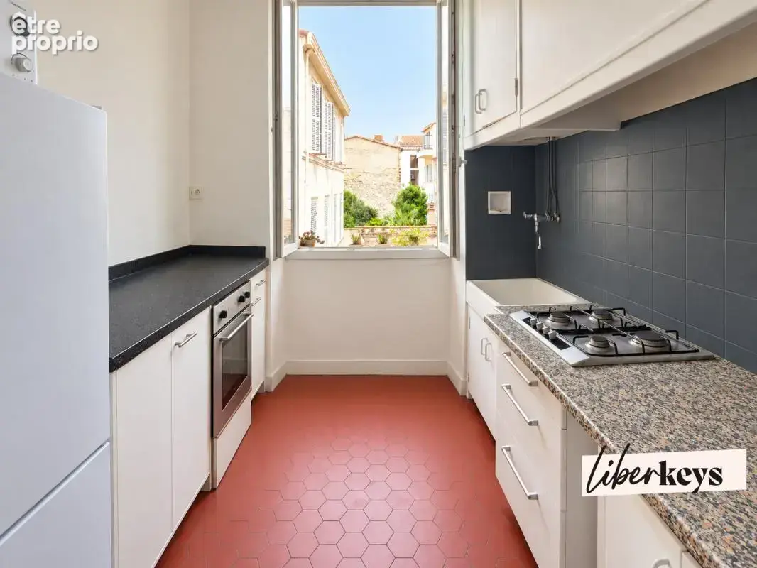 Marseille 5e – grand studio 35 m² avec espace nuit - photo 4