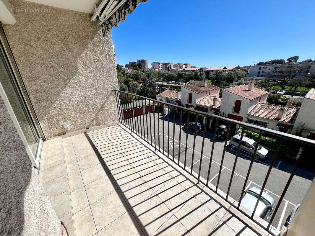 Appartement à LE CANNET