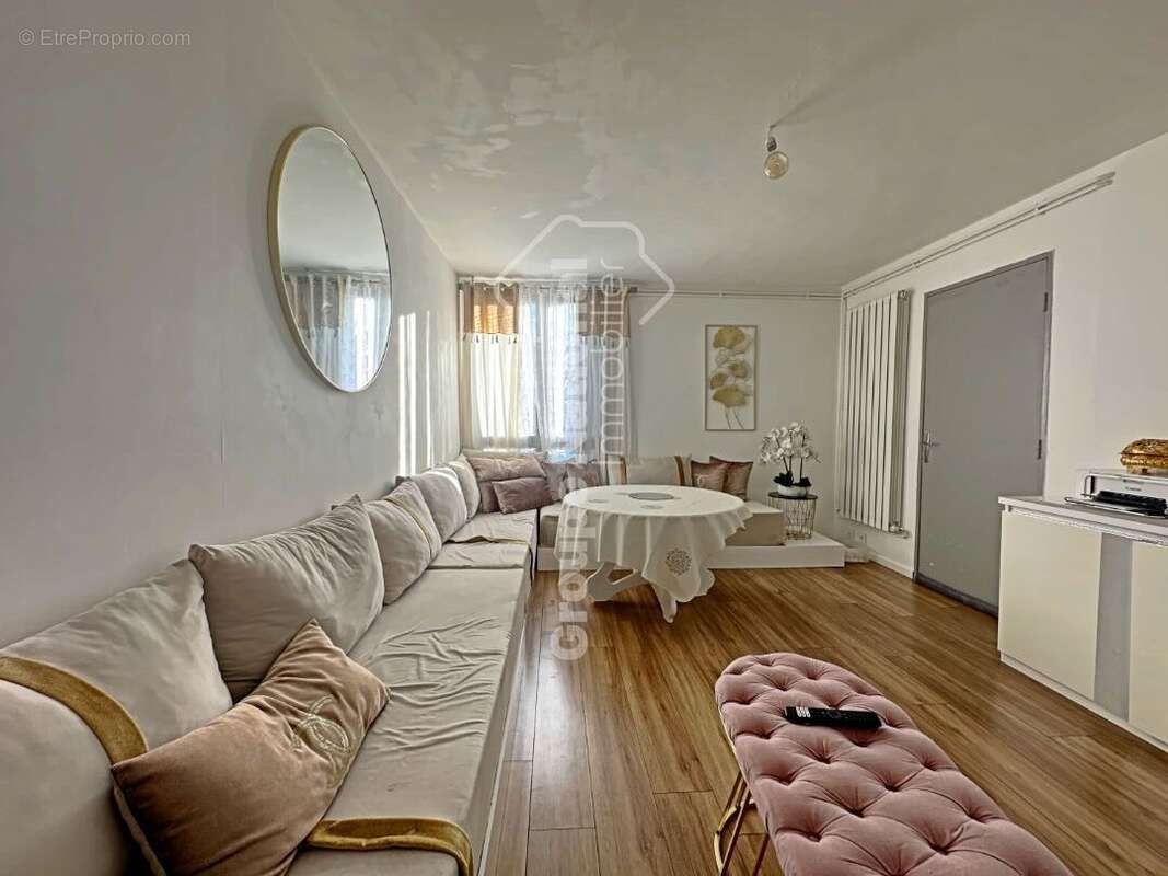 Appartement à LUNEL