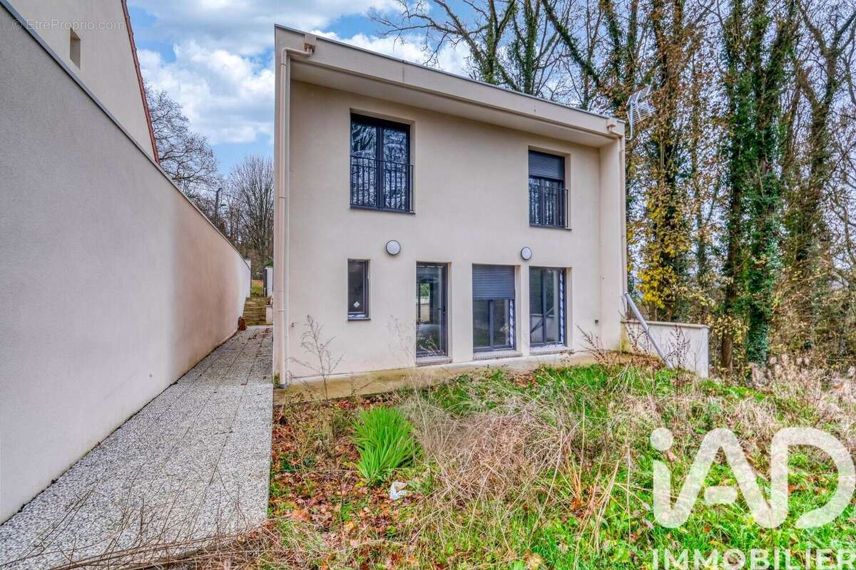 Photo 2 - Maison à VILLENEUVE-SUR-BELLOT