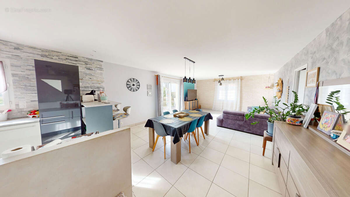 Maison à MARIGNY-BRIZAY