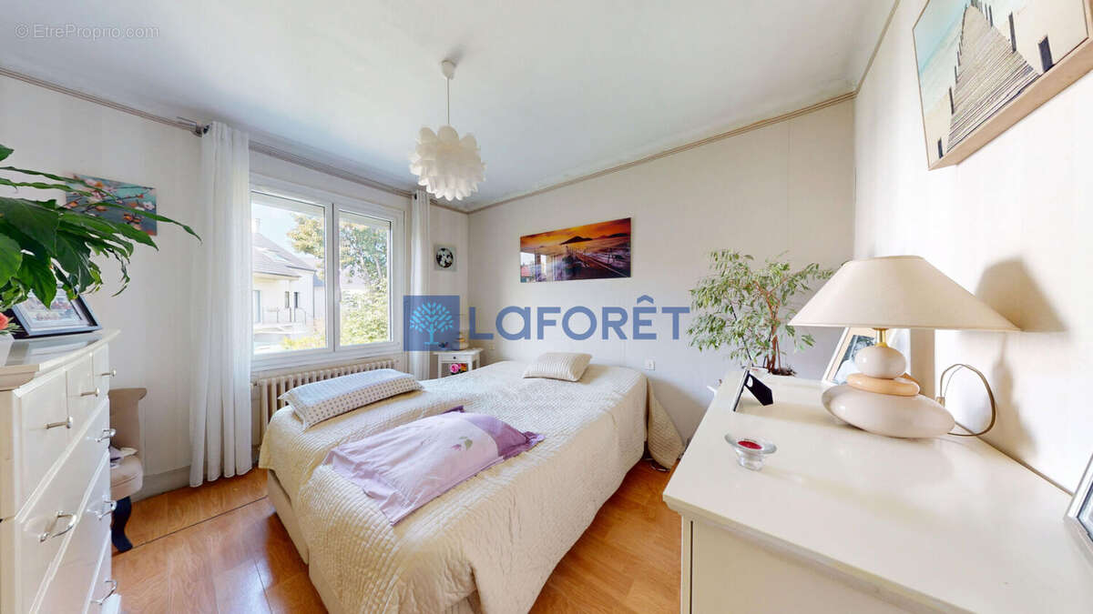 Maison à PARAY-VIEILLE-POSTE