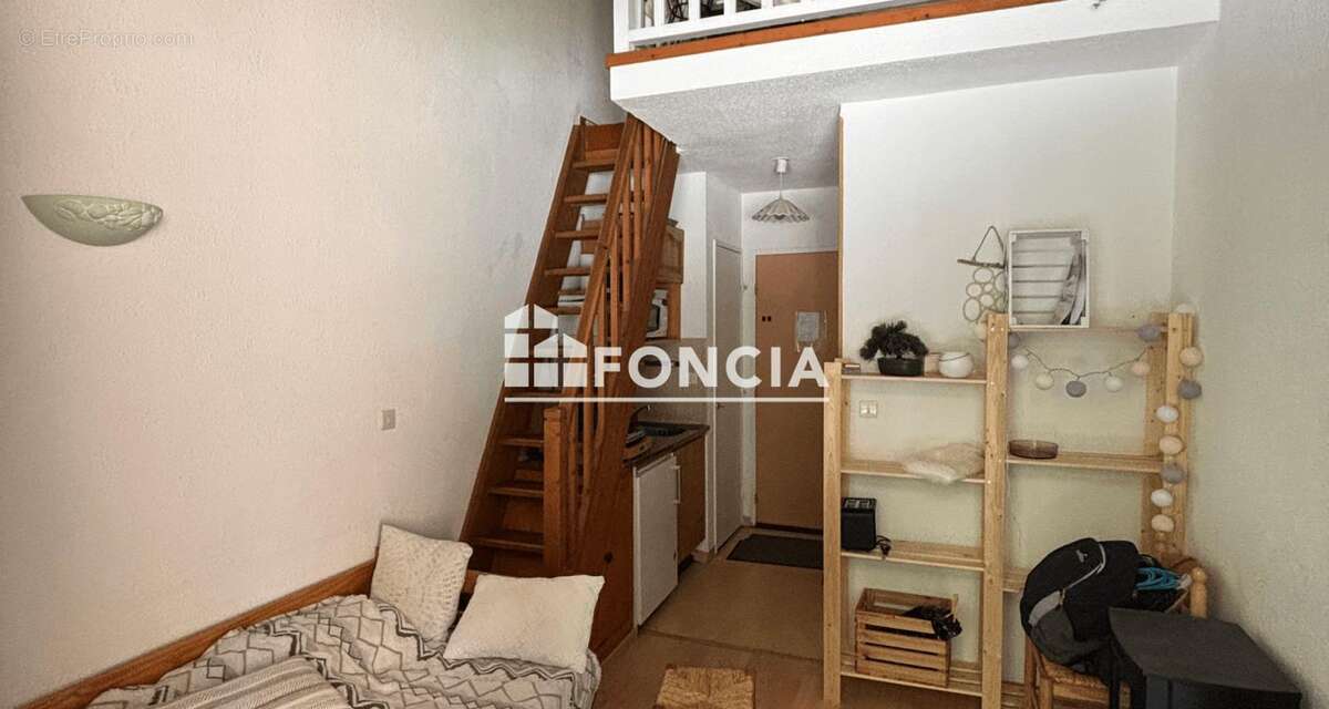 La foux, coquet t2 en duplex, offrant une vraie chambre en etage, 4 couchages, terrasse et casier a ski, proche centre acces pis - photo 6