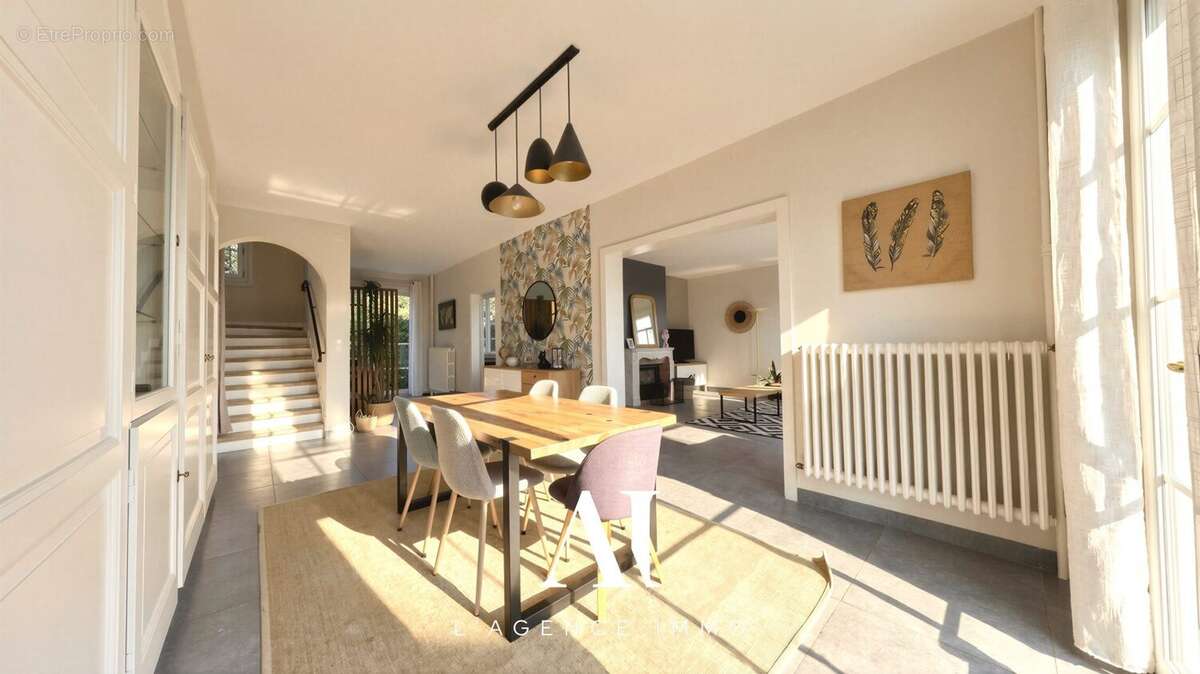 Maison 266 m² à Gex  - photo 9