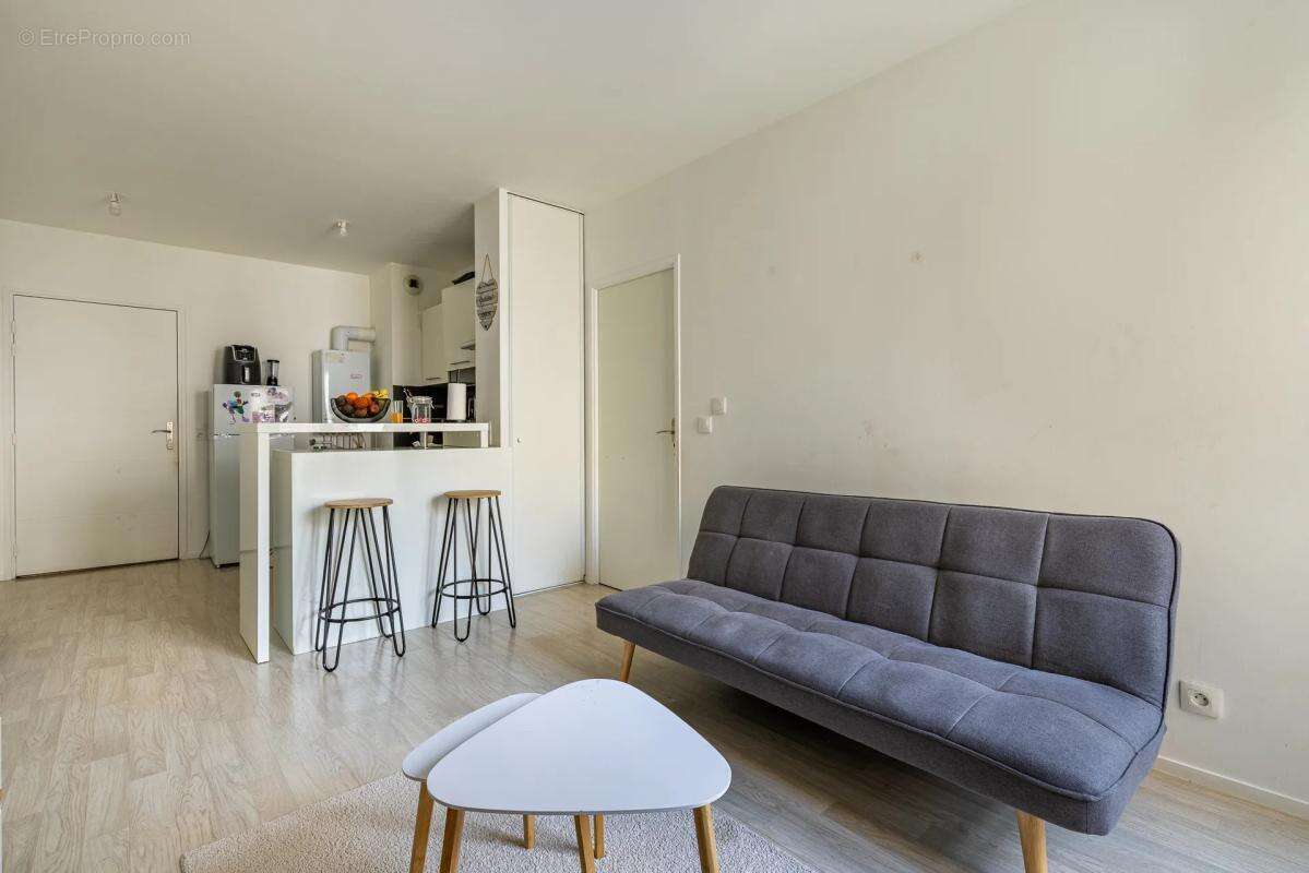 Appartement à FLEURY-MEROGIS