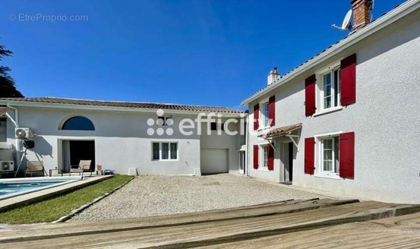 Maison à SALAISE-SUR-SANNE