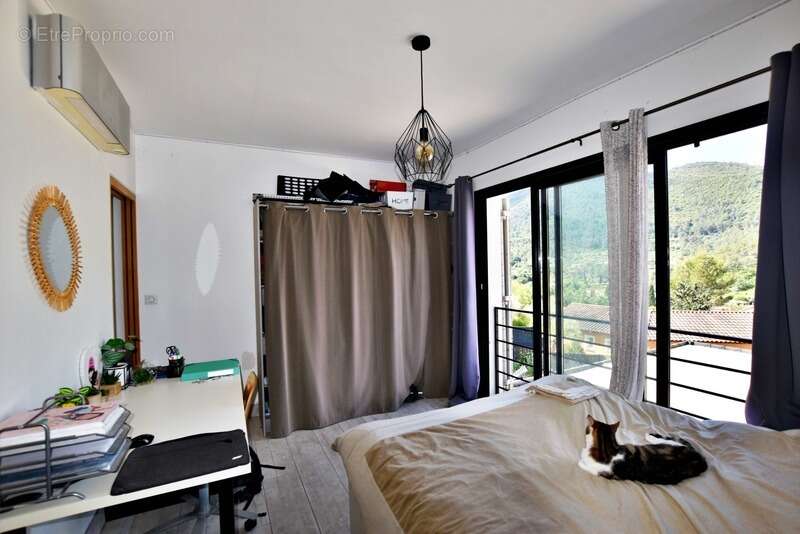 Maison à SOLLIES-TOUCAS