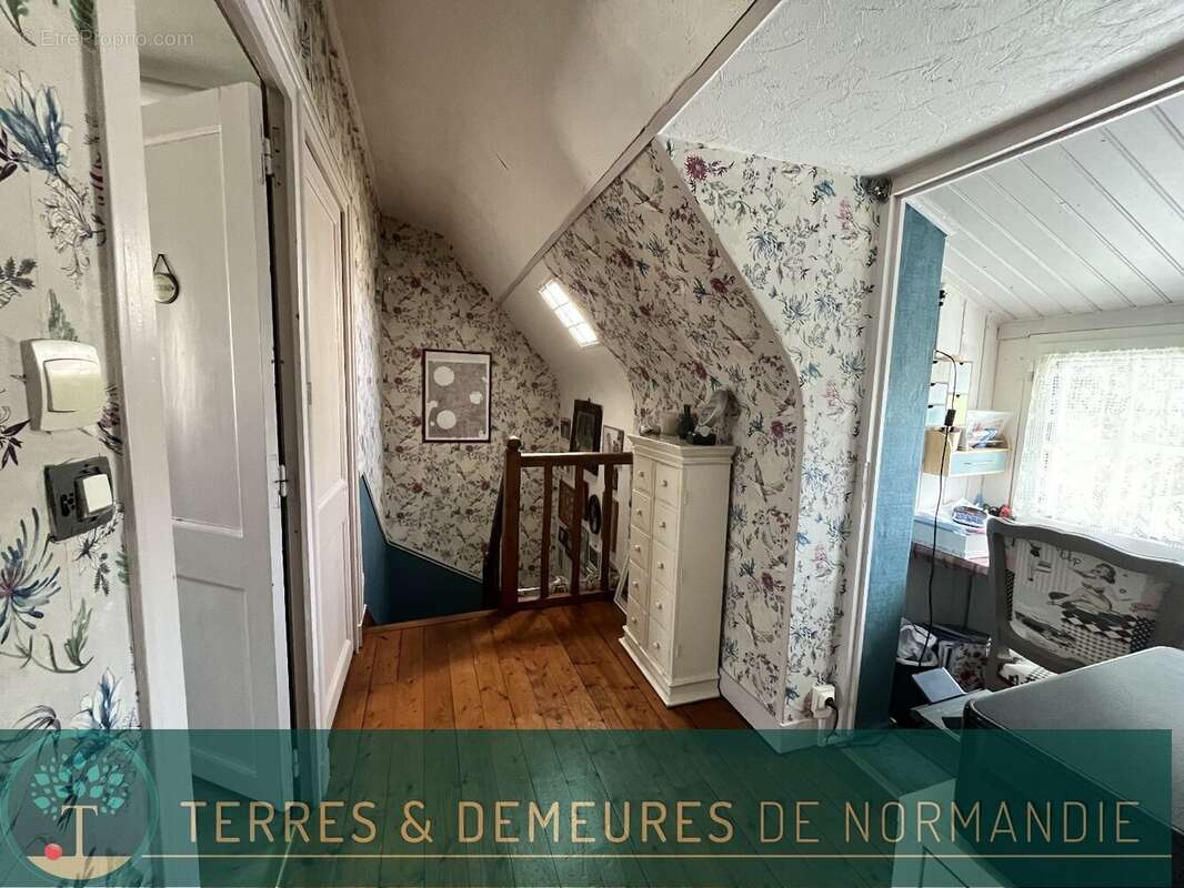 Maison à SAINT-PIERRE-SUR-DIVES