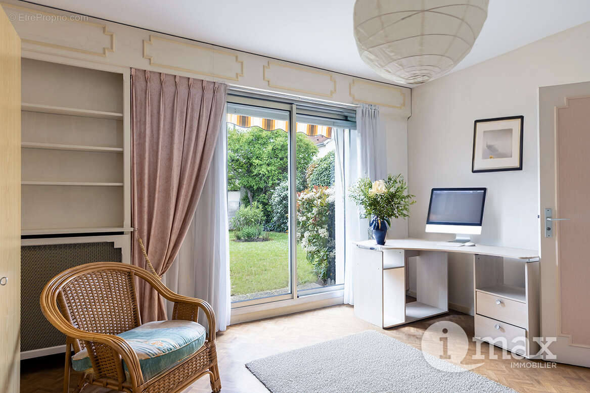 Bois-colombes bruyères - appartement familial 4 p. rdj -  799 000  fai - photo 9
