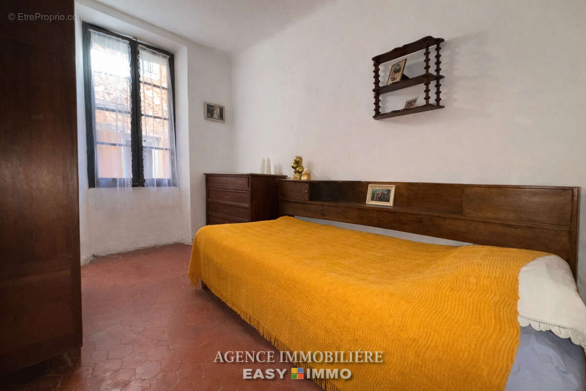 Maison à REGUSSE