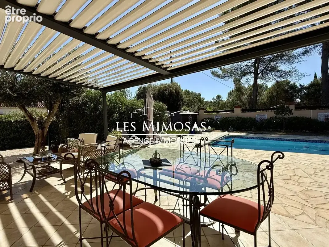 Vidauban, maison de plain-pied  – terrain 2500m² – piscine – garage - photo 4