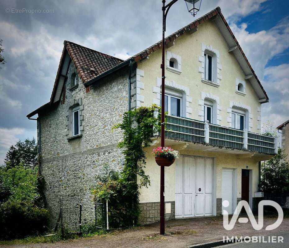 Appartement 79 m² à Piegut-Pluviers  - photo 2