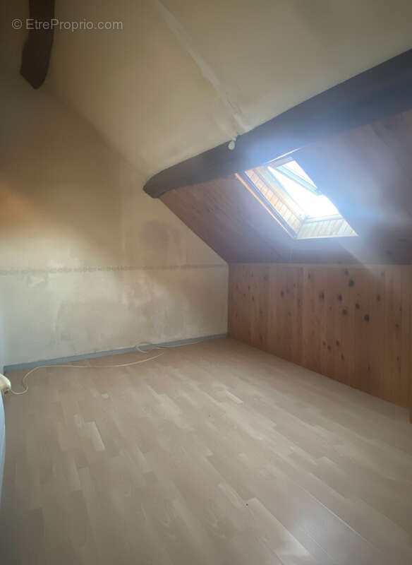 Appartement à LA QUEUE-LES-YVELINES