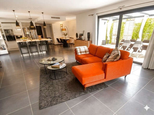 Maison à VENTABREN