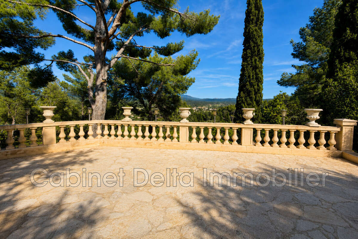 Maison à LE CASTELLET