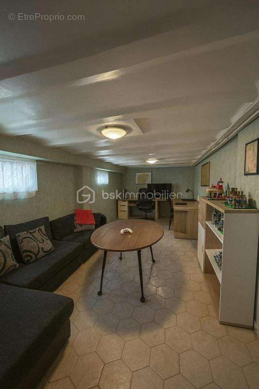 Maison à MONTREUIL-JUIGNE