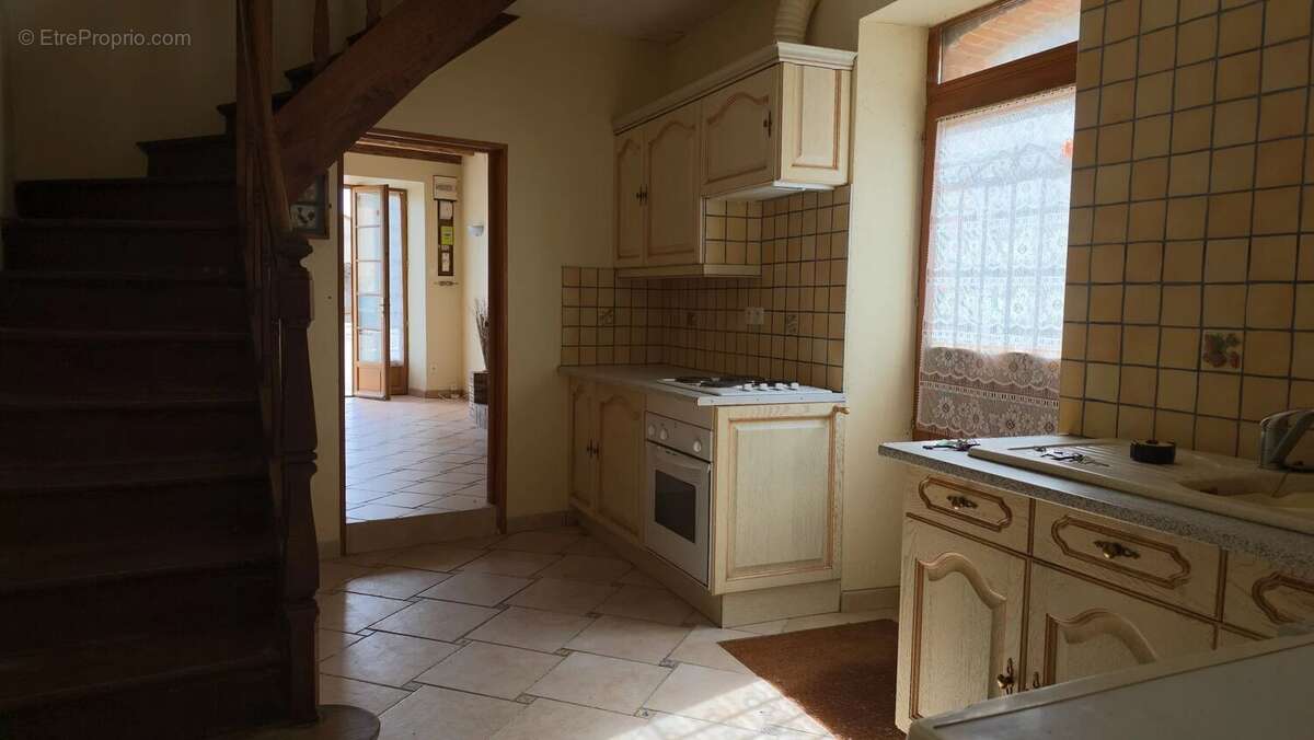 Maison à AZAT-LE-RIS