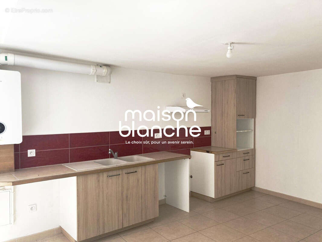 Maison 131 m² à Saint-Maixent-L'ecole  - photo 4