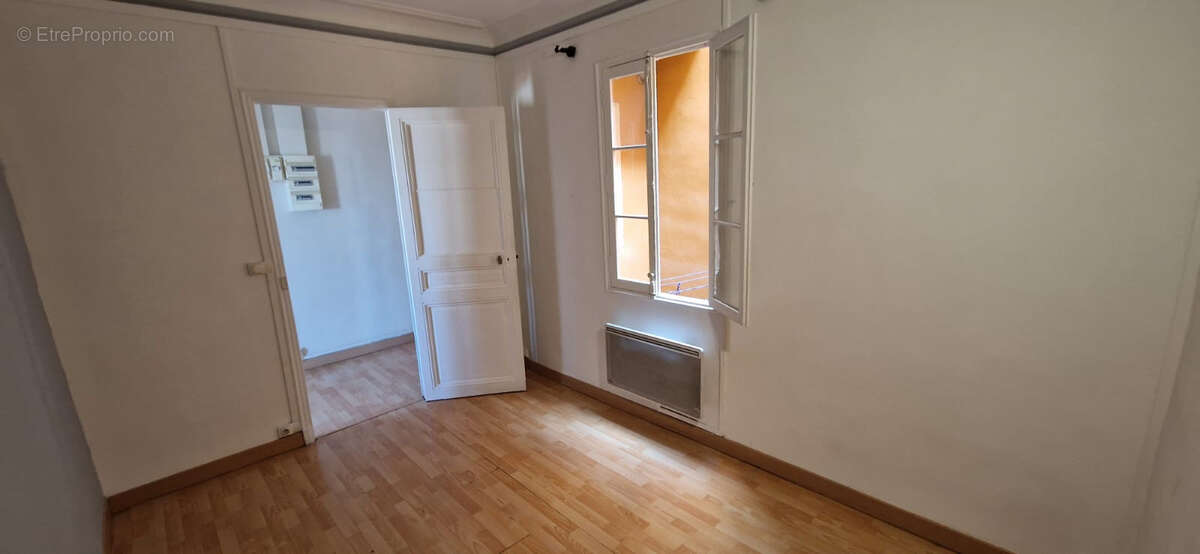 Appartement à MARSEILLE-2E