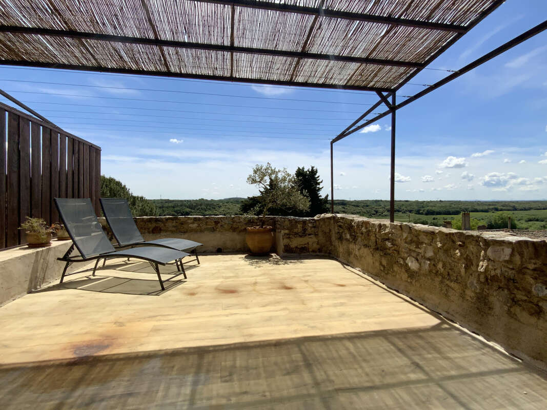 Charmante maison de village en pierre avec terrasses et vue. - photo 3