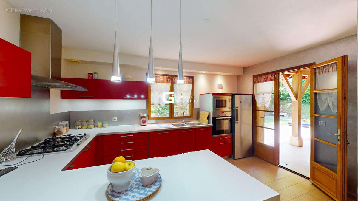 Maison à LAVANCIA-EPERCY