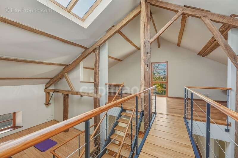 Maison à SAINT-GENIS-POUILLY