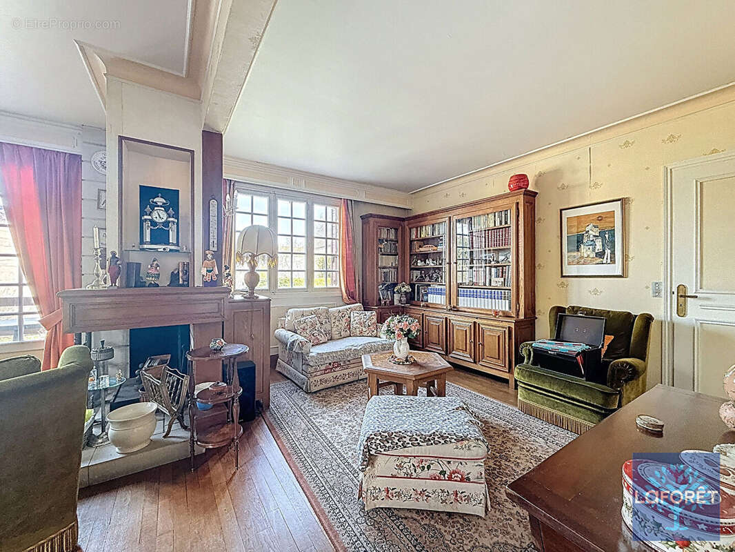 Maison à VIGNEUX-SUR-SEINE