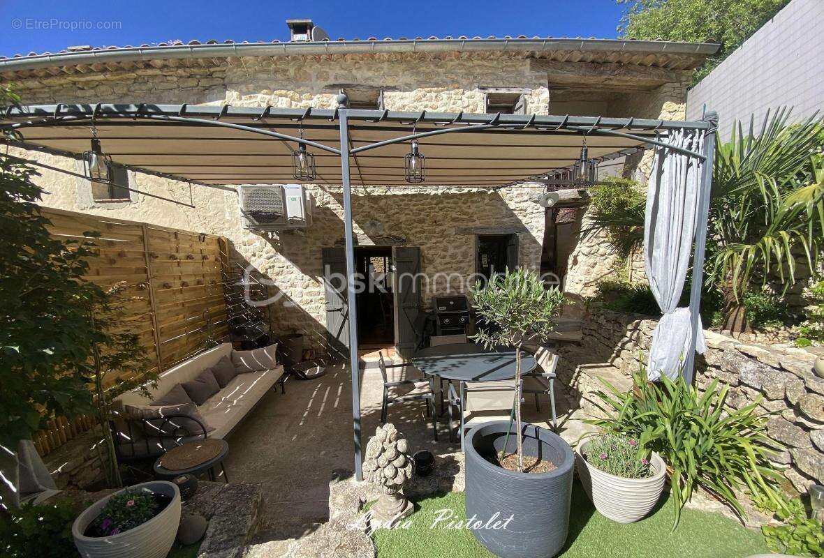 NOUVEAUTÉ - SAIGNON (84) - Authentique maison de village avec extérieur - photo 5