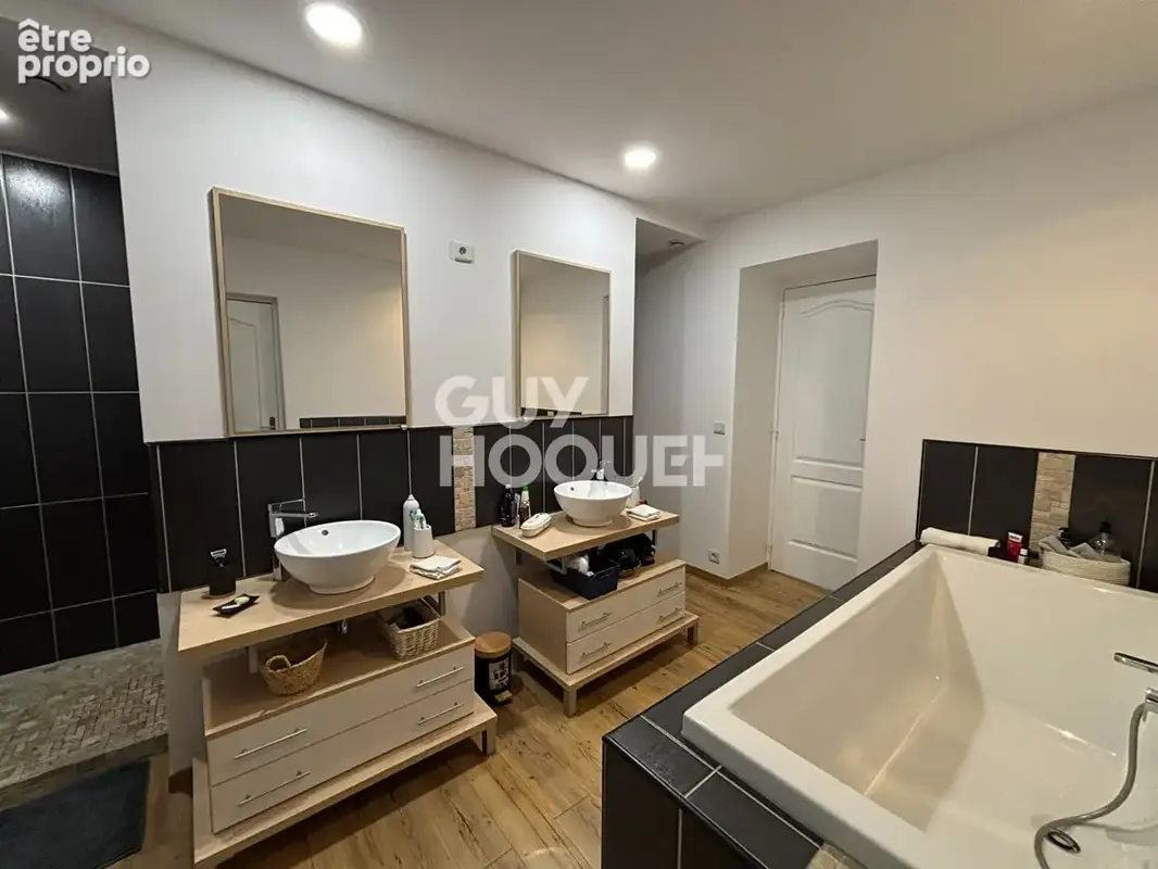 Maison de prestige à vendre à Tourcoing - 4 chambres, état impeccable - photo 8
